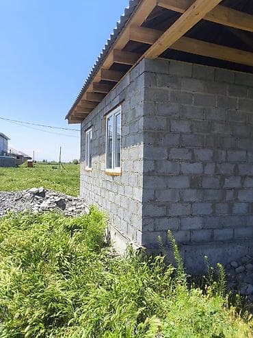 дом фасат: Продаётся одноэтажный дом коробкой на участке. Характеристики: - — 2