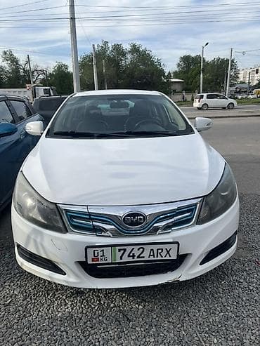 BYD E5: 2019 г., Электромобиль, Седан