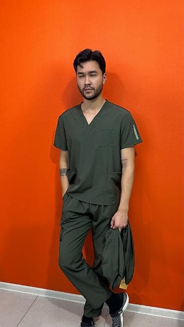 спес одежда: Мужской медицинский комплект (scrubs) . Состав набора: - Верх — 7