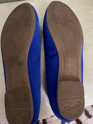 срочно в связи с переездом: Продаю красивые и очень удобные кожаные(замша) балетки. Размер — 4