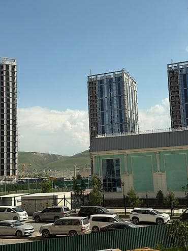 180: Аренда офисов, 180 м², В жилом комплексе, 1 линия — 3