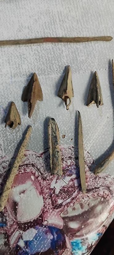 схемы бисером: Набор старинных костяных/роговых наконечников и заготовок. Состав: - — 2