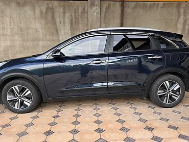 byd e7: Kia Niro: 2017 г., 1.6 л, Автомат, Гибрид, Кроссовер — 2