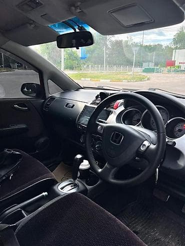 Продажа авто: Honda Fit: 2003 г., 1.5 л, Автомат, Бензин, Хэтчбэк — 6