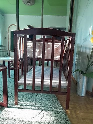 Детская мебель: Кроватка-манеж стульчик и столик цена 10 тыс. на сообщения отвечаю — 3