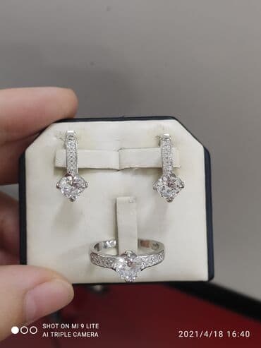 свадебные наборы ручной: Цена 2000сом __________ Серебро 925 пробы Качество отличное Камни — 4