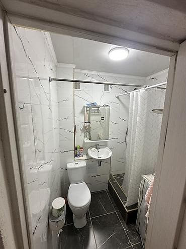 красная комната: 43 м², Без мебели — 4