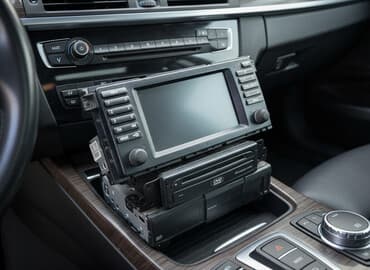 усилитель не рабочий: Продам магнитофон от бмв е53 ченджер с 2001по2006г — 1