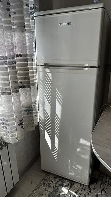 attack shark x3: Холодильник BEKO, двухкамерный, классический белый цвет. Верхняя — 2