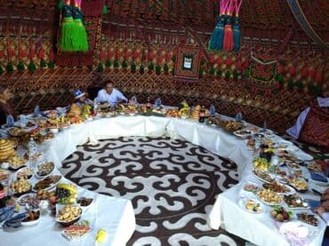 палатка туристическая: Боз үйлөрдү ижаралоо, Каркасы Жыгач, 100 баштан көп, Казан, Идиш-аяк, Полу менен — 24