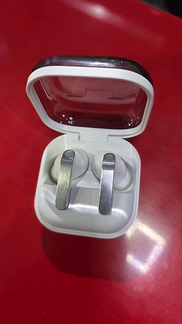 samsung pad: Продаю Samsung Galaxy Buds 4 Pro. Неделя в использования. Можно — 1