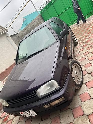 Volkswagen Golf: 1992 г., 1.8 л, Механика, Бензин, Хэтчбэк