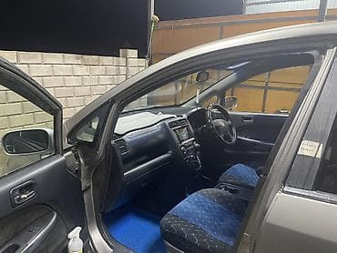 Honda Stream: 2002 г., 2 л, Автомат, Бензин, Вэн/Минивэн — 9