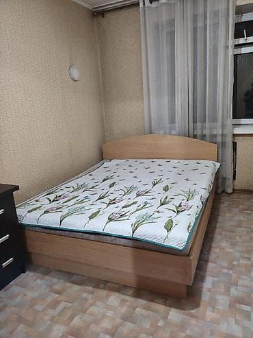 sofa bed: Спальный гарнитур в светлом древесном оттенке: двуспальная кровать и — 1
