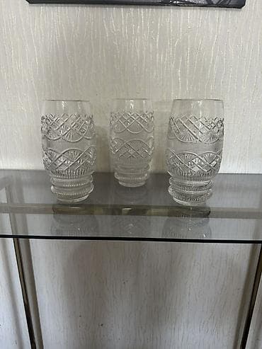 Набор из 3 хрустальных ваз. По отдельности тоже продаются at lalafo.kg Набор из 3 хрустальных ваз. По отдельности тоже продаются