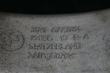 х5: Кулак поворотный левый (цапфа) на BMW x5 E70 Цена без подшибника — 5