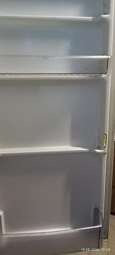 bs 9: Холодильник Beko, Б/у, Двухкамерный — 5