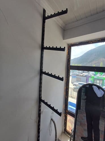 оборудование для магазина: Навесная система для магазина одежды: вертикальные перфорированные — 3