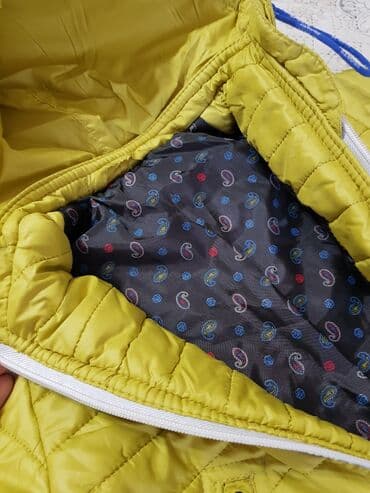 пальто детское демисезонное: Продаю демисезонную куртку. Размер на 2-3 года. Состояние идеальное — 3