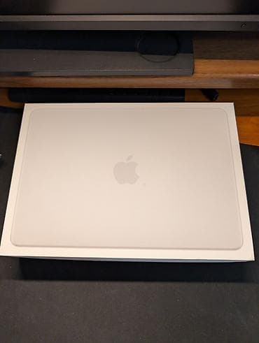macbook pro 15: Apple MacBook (серебристый цвет), в комплекте фирменная коробка — 1