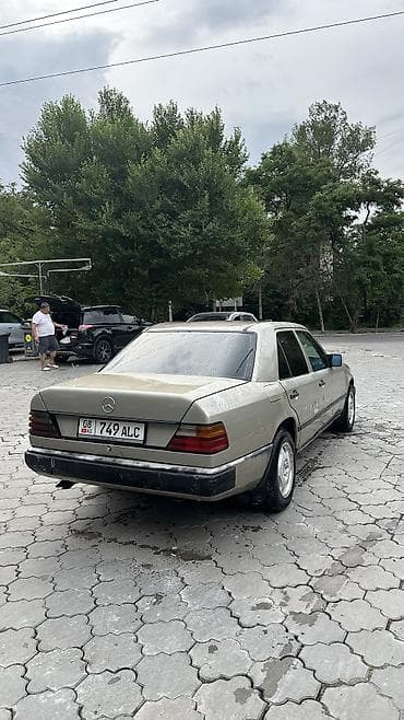 e500 124: Mercedes-Benz W124: 1988 г., Седан — 2