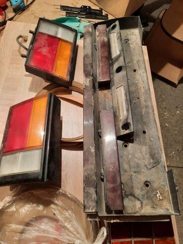 дополнительный свет: Продаю задние фонари с крышки багажника на мазда 929. комплект в — 2
