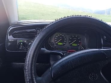 Продажа авто: Volkswagen Vento: 1993 г., 1.8 л, Механика, Бензин, Седан — 9