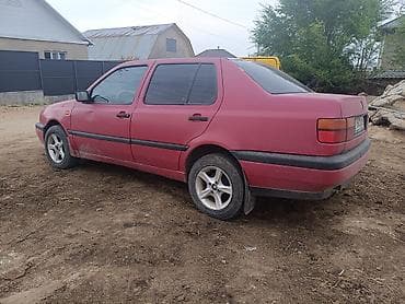 Volkswagen Vento: 1993 г., 1.8 л, Механика, Бензин, Седан — 4