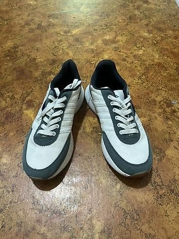 Кроссовки повседневные, низкие - Стиль: ретро‑_runner с контрастными