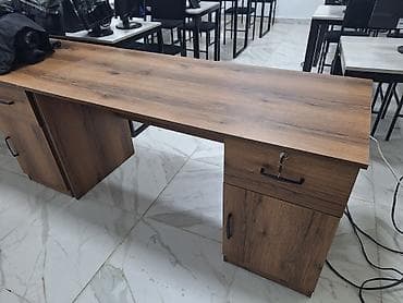 стол офисный однотумбовый: Офисный стол, Нерегулируемый, цвет - Коричневый, Прямоугольный, ЛДСП — 1