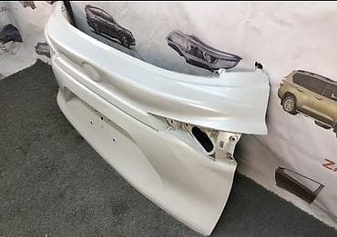 спринтер сена: Накладка крышки багажника Toyota — 3