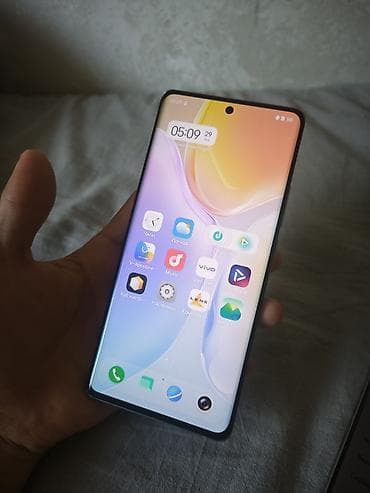 r 10: Vivo X70 Pro, Б/у, 256 ГБ — 4