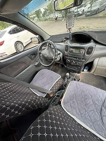 vitz platz: Toyota Yaris Verso: 2000 г., 1.3 л, Механика, Бензин, Минивэн — 9