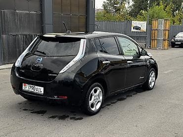 Продажа авто: Nissan Leaf: 2011 г., Вариатор, Электромобиль, Хэтчбэк — 5