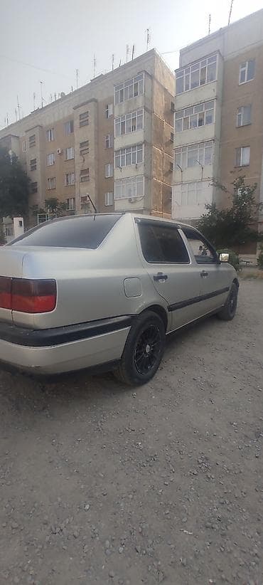 Унаа: Volkswagen Vento: 1992 г., 1.8 л, Кол менен иштөөчү, Газ, Седан — 5