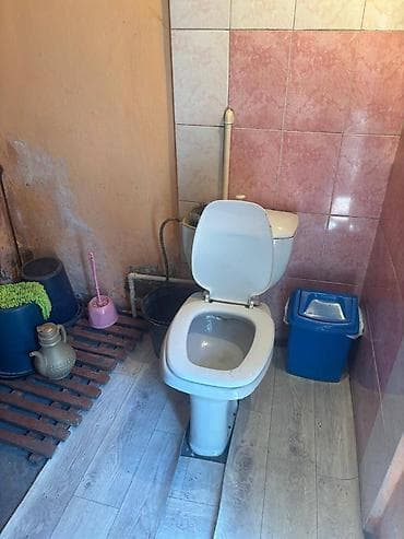 дешевые квартиры в оше: 3 комнаты, 50 м², Церковь 1 этаж, Старый ремонт — 9