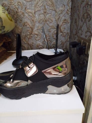 adidas новый: Кроссовки и спортивная обувь — 2