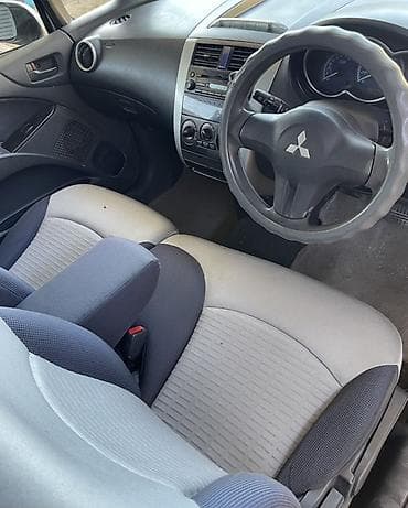 Mitsubishi Colt: 2003 г., 1.3 л, Автомат, Бензин, Хэтчбэк — 6