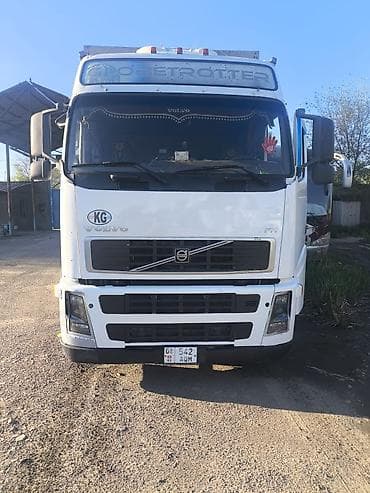 Тягач, Volvo, 2007 г., Тентованный