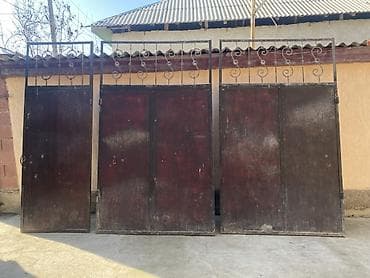 Калитки для ворот: Металлические распашные ворота с калиткой. - Конструкция: три секции — 1