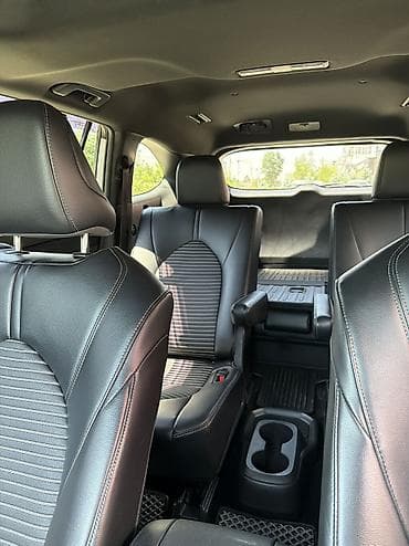byd e7: Toyota Highlander: 2022 г., 3.5 л, Автомат, Бензин, Кроссовер — 4