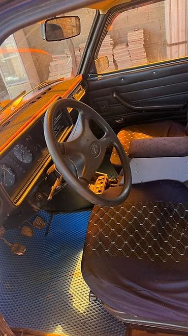 ска 5 нива: ВАЗ (ЛАДА) 2107: 2005 г., 1.7 л, Ручные, Бензин, Седан — 4