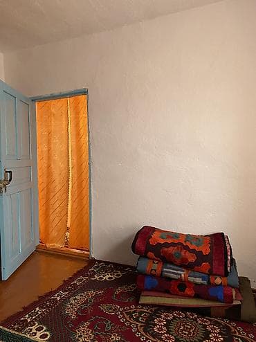 жер поливной: Продается либо обмен на квартиру в Бишкеке. 5- комнатный дом площадь — 4