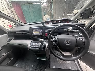 Унаа сатуу: Honda Stepwgn: 2018 г., 1.6 л, Автомат, Бензин, Вэн/Минивэн — 1