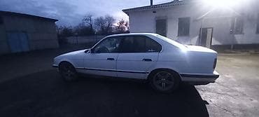 левый строна крыло bmw: BMW 520: 1993 г., 2 л, Механика, Бензин, Седан — 4