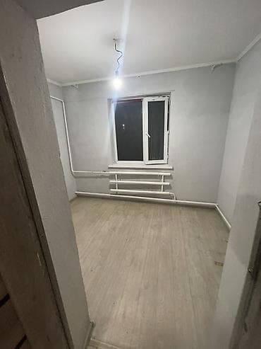 студия аренда квартиры: Сдается небольшая Планировка и помещение: - Комната прямоугольной — 5