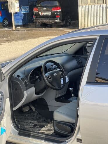 продаю электромобиль бишкек: Hyundai Avante: 2010 г., 1.6 л, Автомат, Бензиновая — 5