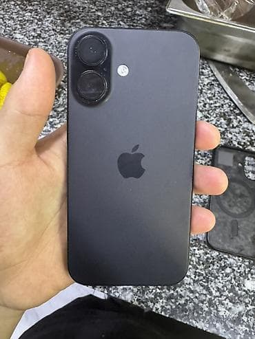 IPhone 16, Б/у, 128 ГБ, Черный, Зарядное устройство, Чехол, Кабель, 98 %
