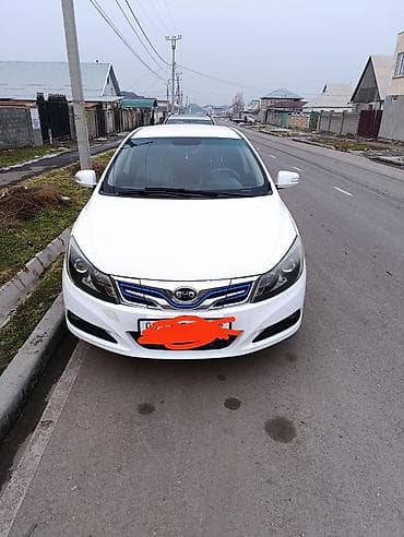 BYD E5: 2017 г., 4.4 л, Автомат, Электромобиль, Седан