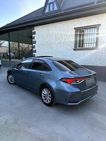 Унаа сатуу: Toyota Corolla: 2021 г., 1.8 л, Автомат, Гибрид, Седан — 3